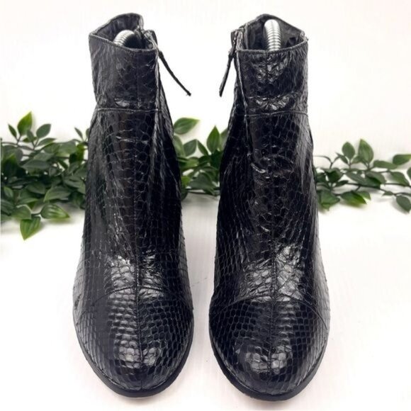 Sam Edelman Salina 2 Ankle Booties Black Snakeskin Embossed 7.5 - Picture 2 of 10